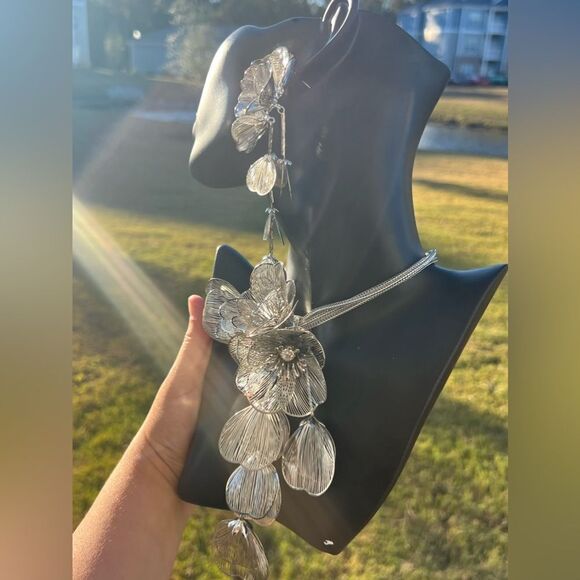 Zara Floral Silver Plated Necklace and Earrings Set - Picture 10 of 11